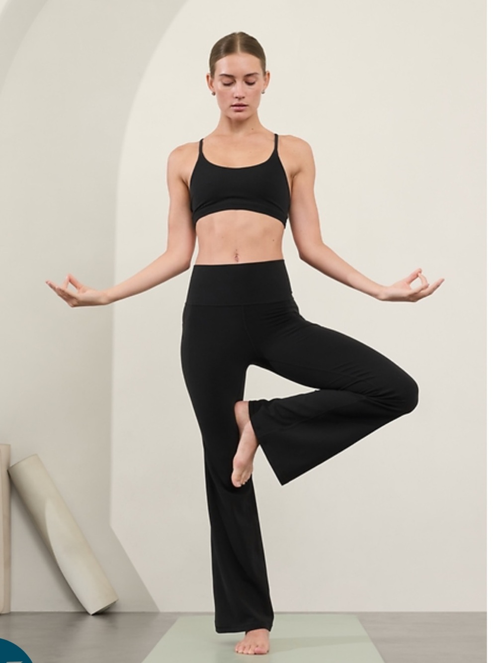 Athleta Salutation Stash Flare Pant – Black – Women's Small – High Rise – Small